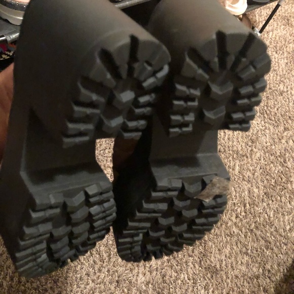 Sandals - Picture 2 of 5